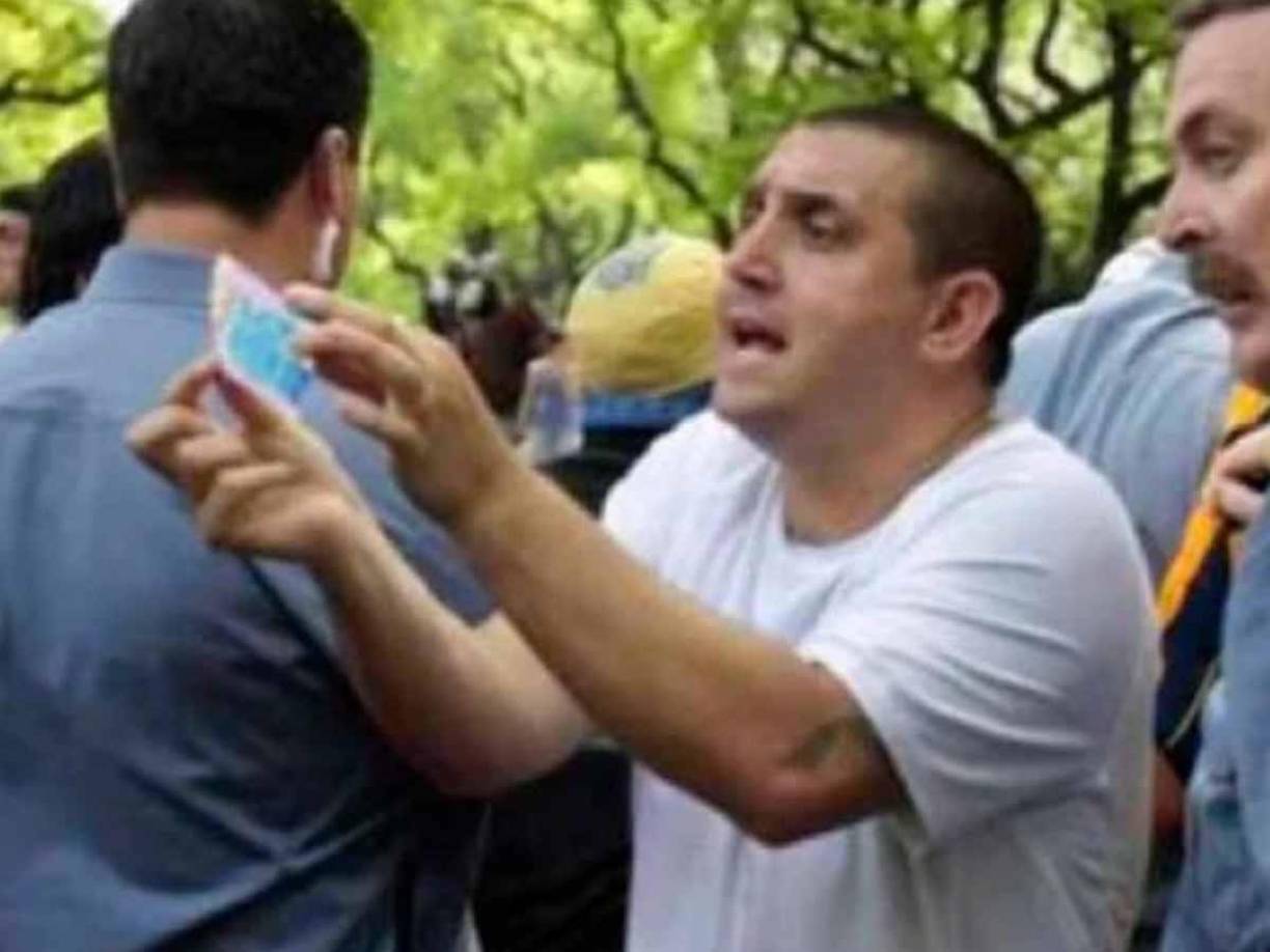 “Pillín” Bracamonte, de un largo prontuario, era reconocido por ser el histórico jefe de la barra de Rosario Central. 