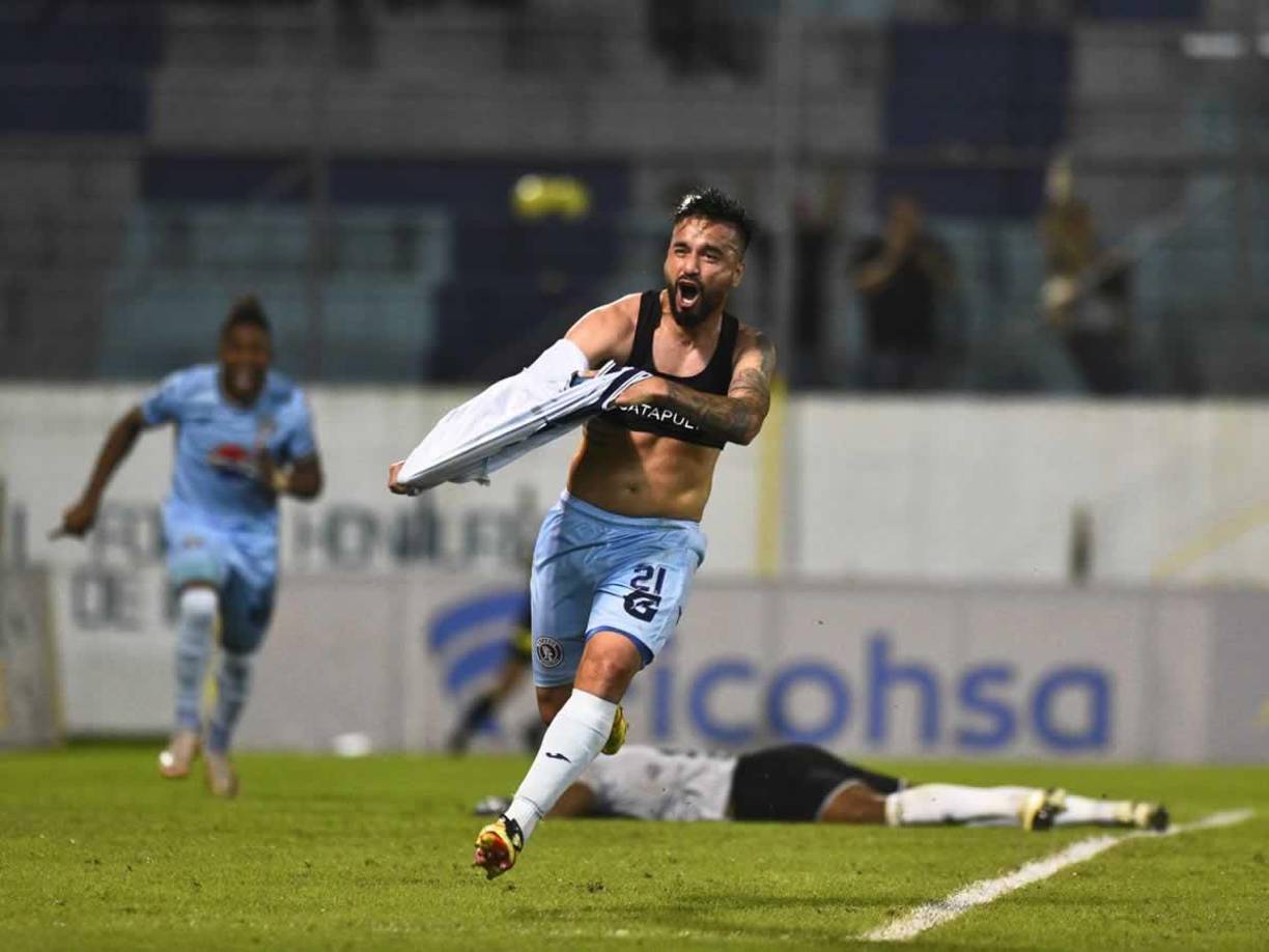 El argentino Rodrigo Gómez marcó el segundo gol del Motagua en el minuto 87 y sentenció el partido de ida de la semifinal.