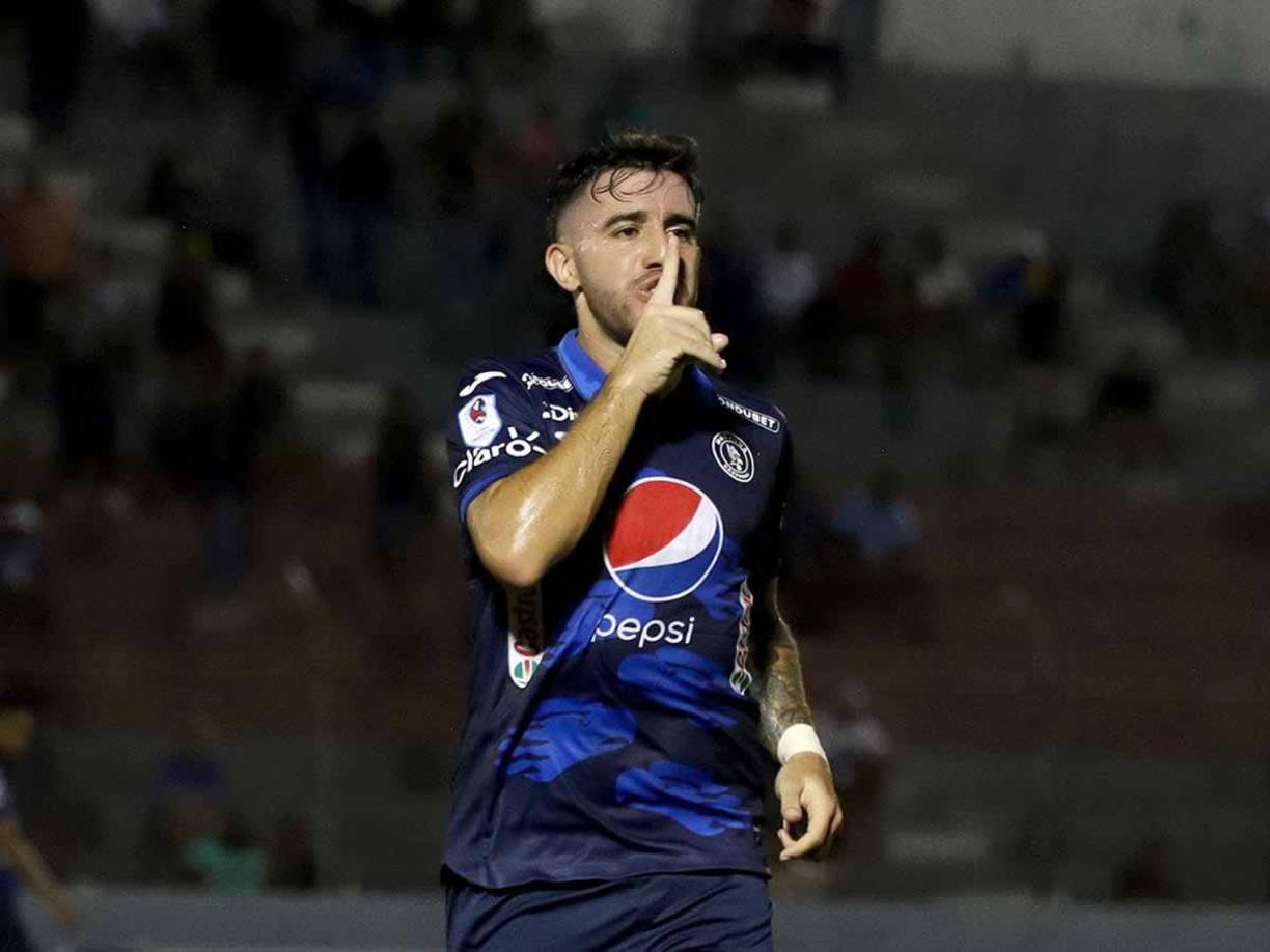 El San Lorenzo de Argentina estaría interesado en fichar al atacante argentino Agustín Auzmendi. El artillero tiene aún contrato con los azules.