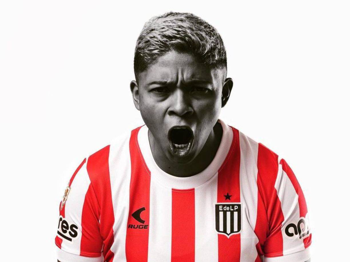 La historia romántica, que habría comenzado a fines de 2021, sorprendió a los usuarios de las redes sociales .