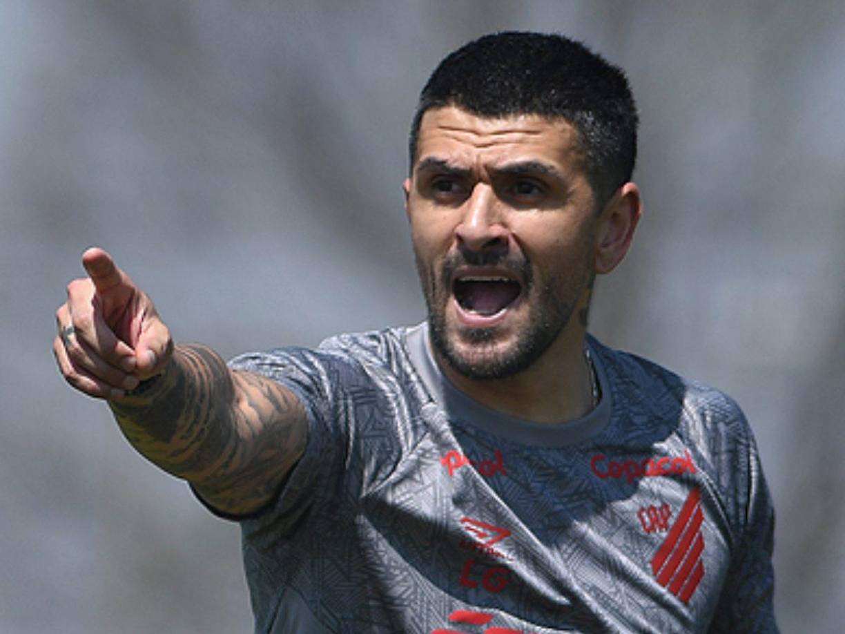  El Athletico Paranaense anunció la contratación del técnico y exfutbolista argentino Lucho González, el cuarto estratega del equipo en lo que va de temporada.