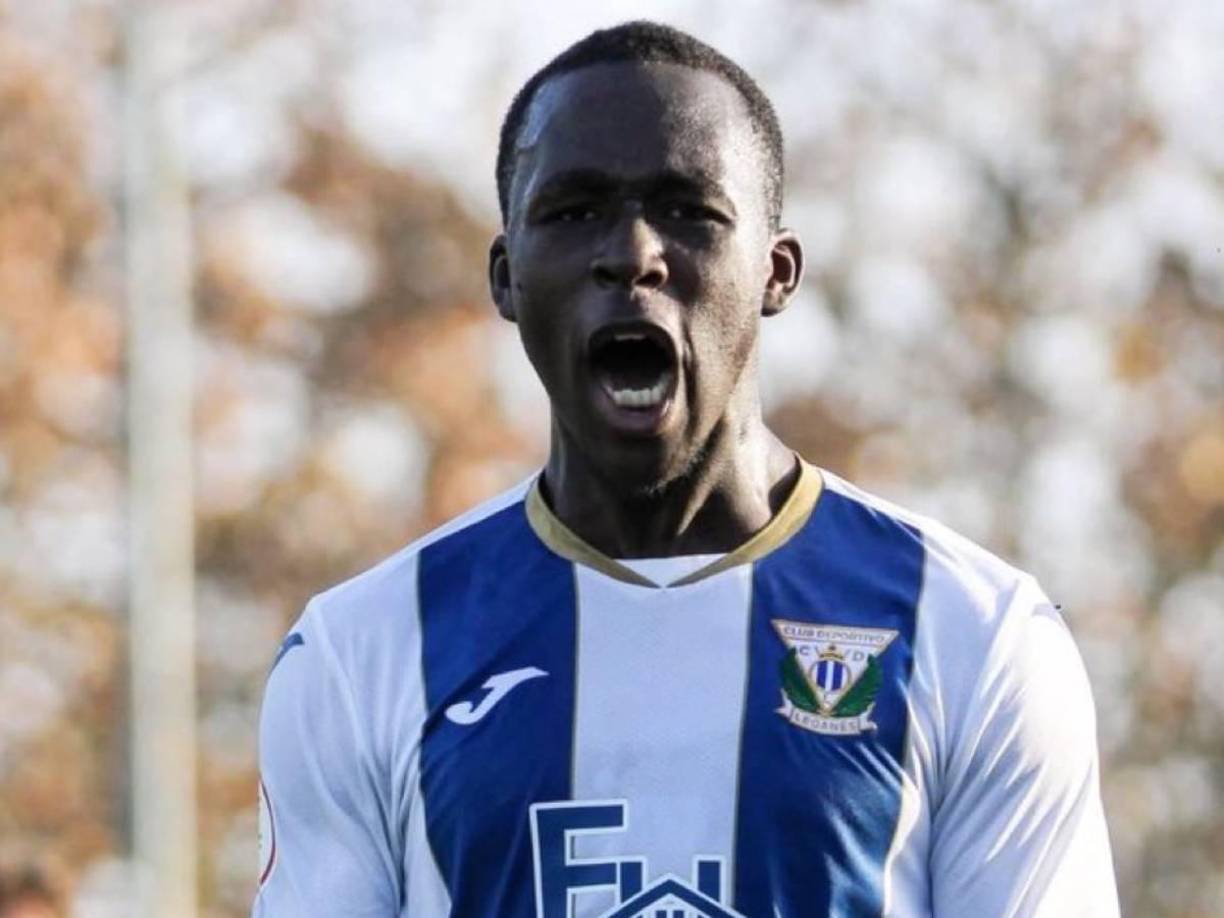 Lamini Fati ya es oficialmente nuevo jugador del Real Madrid. El Leganés ha hecho oficial el traspaso del joven central de 18 años al club blanco, que pagará unos 100.000 euros por la operación.En principio, pasará a jugar en el Real Madrid C.