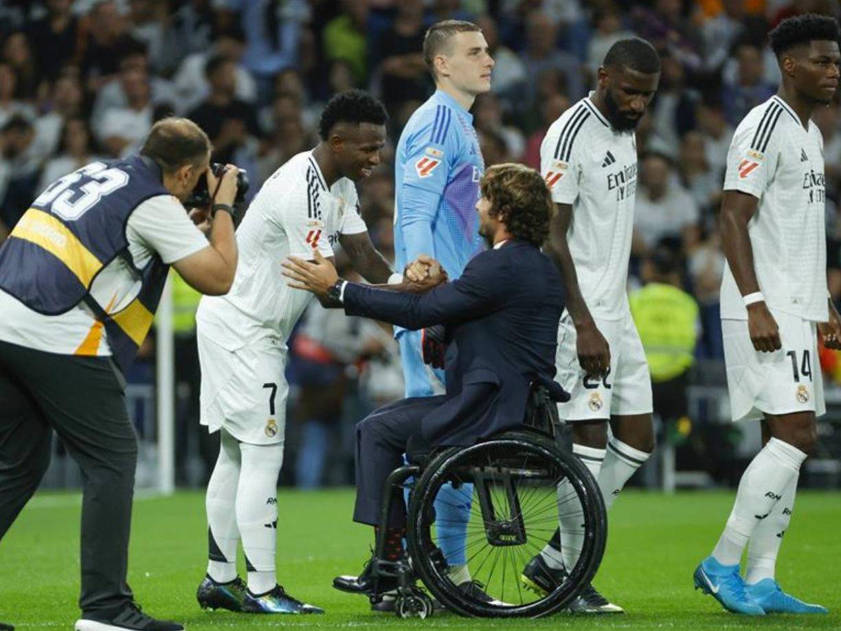 Hubo pasillo para los atletas que estuvieron en los pasados Juegos Paralímpicos de París. 