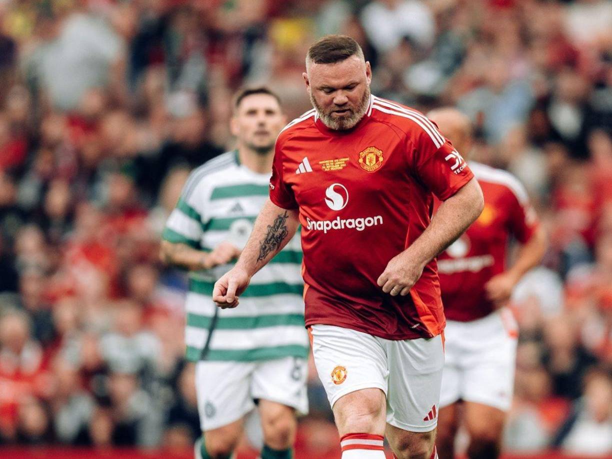 El mítico estadio Old Trafford fue testigo de un partido de leyendas entre el Manchester United y el Celtic de Glasgow que reunió a muchas caras conocidas .