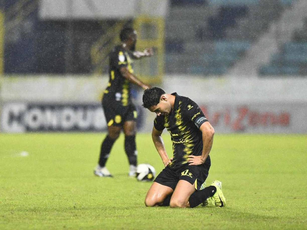La decepción de Jhow Benavídez, capitán del Real España, en la derrota contra el Motagua.