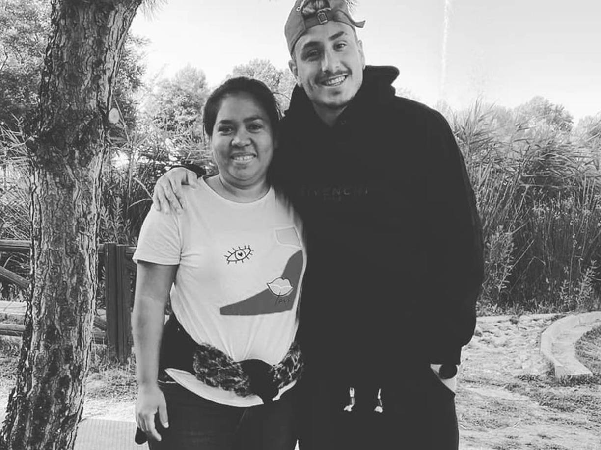 La hondureña Denia labora en la casa del defensor uruguayo José María Giménez, futbolista que destaca en el Atlético de Madrid. 