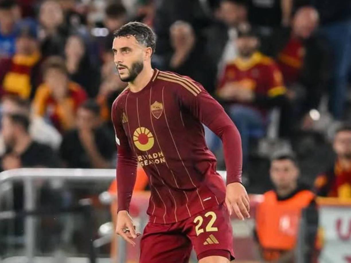 Mario Hermoso no seguirá en la Roma de Italia y será nuevo futbolista del Bayer Leverkusen de Alemania. 