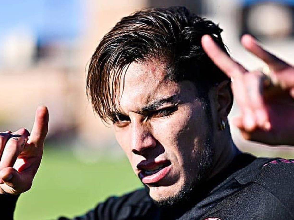 María Isabel es madre de Carlos Salcedo, por lo que su acusación generó polémica en redes sociales, ya que fue por ese medio en donde dio a conocer su versión. Insistió que tanto su hijo Carlos, como su nuera, Andrea Navarro, estarían involucrados en el asesinato de Paola.