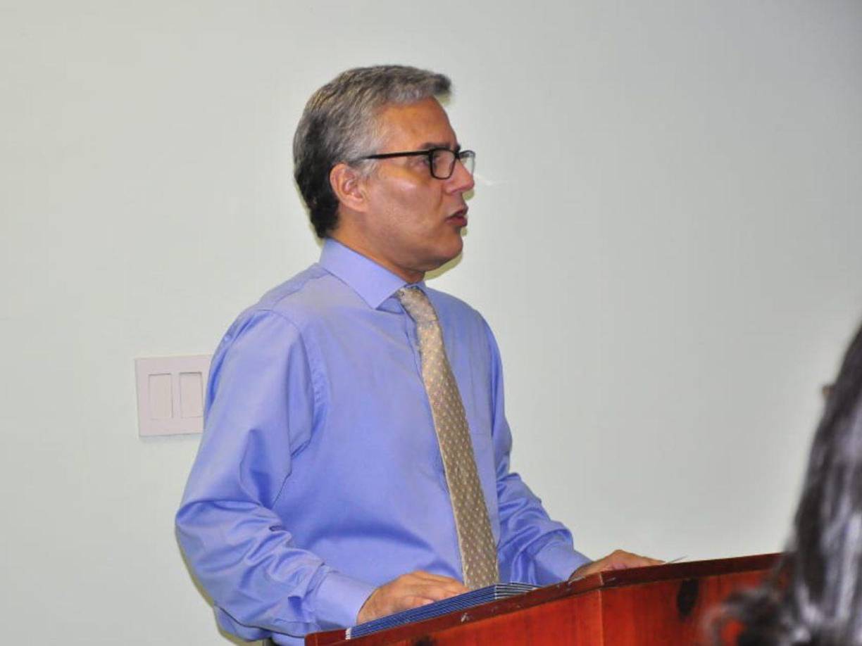 Reiner Germer: Se desempeñó como presentador en Staff Deportivo, ahora es el actual vocero de la Liga Nacional de Honduras.