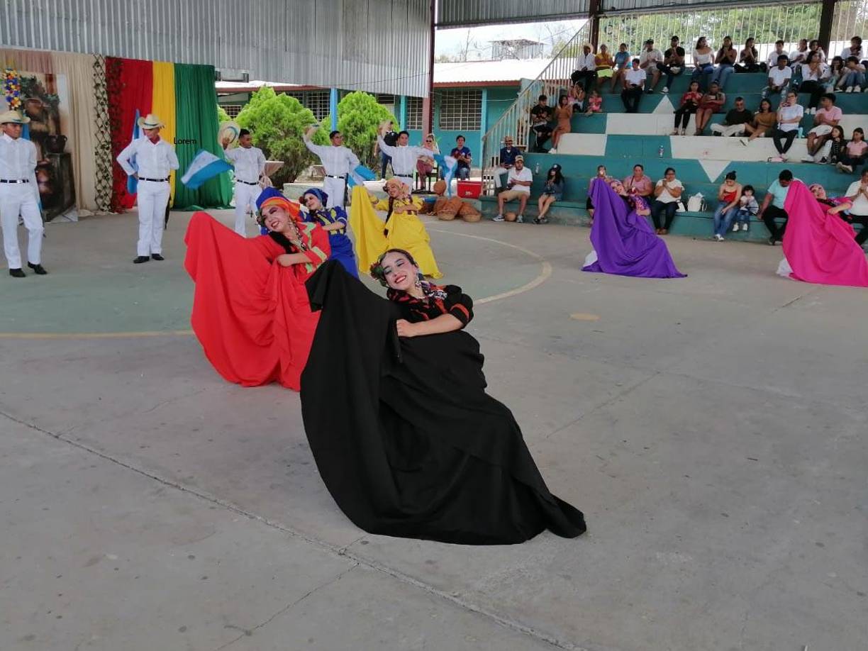 El Ballet Folklórico Oro Lenca hizo una presentación como invitados especiales.