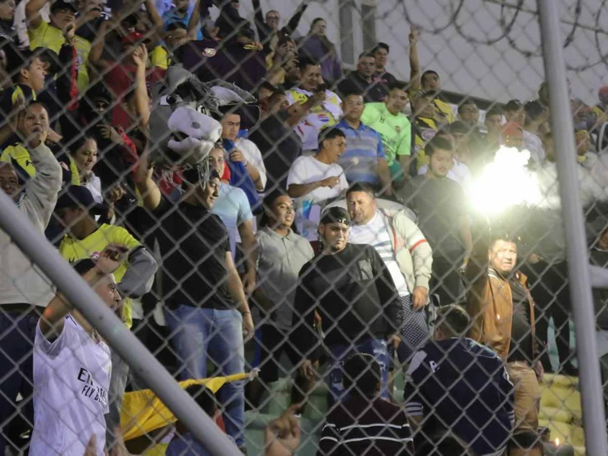 La afición del Génesis de Comayagua celebró el agónico empate contra el Rel España.