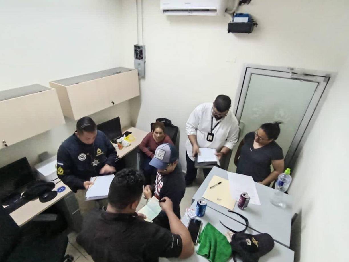 El 4 de julio de este año fue retenida en el aeropuerto Ramón Villeda Morales cuando buscaba salir del país.