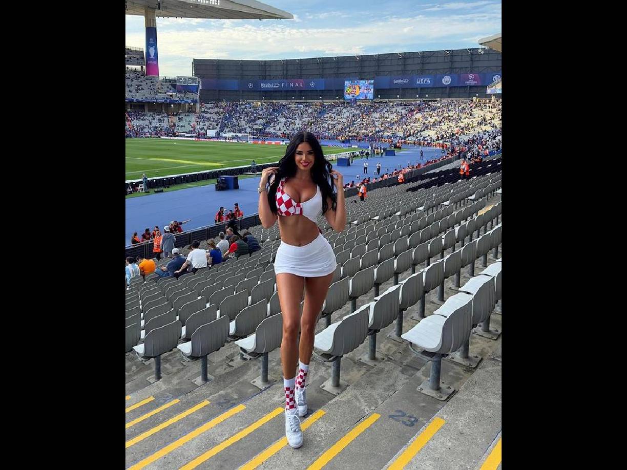 La hermosa aficionada no se quiso perder el gran duelo entre el Manchester City y el Inter.