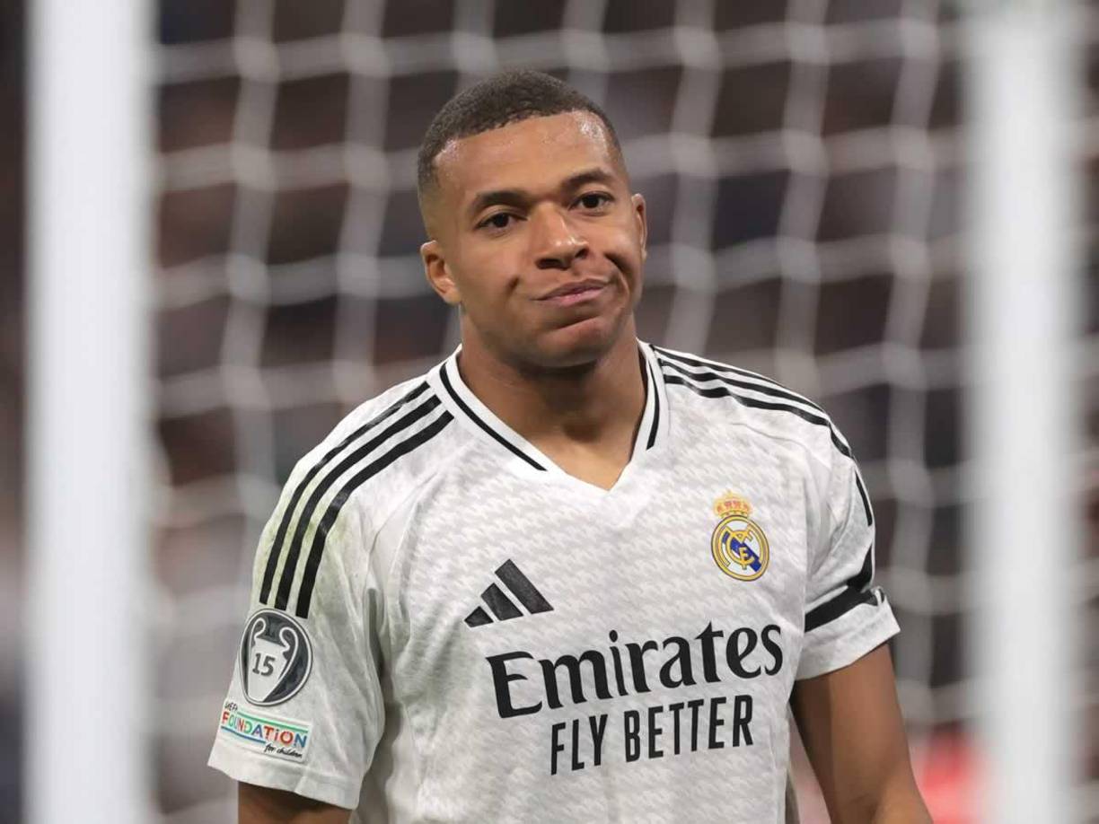 Según información de EFE ofrecida por fuentes del club, el atacante francés se ausentó del encuentro de las plantillas para evitar riesgo de contagio, ya que los integrantes de la comida navideña visitaron después a niños en diversos hospitales.