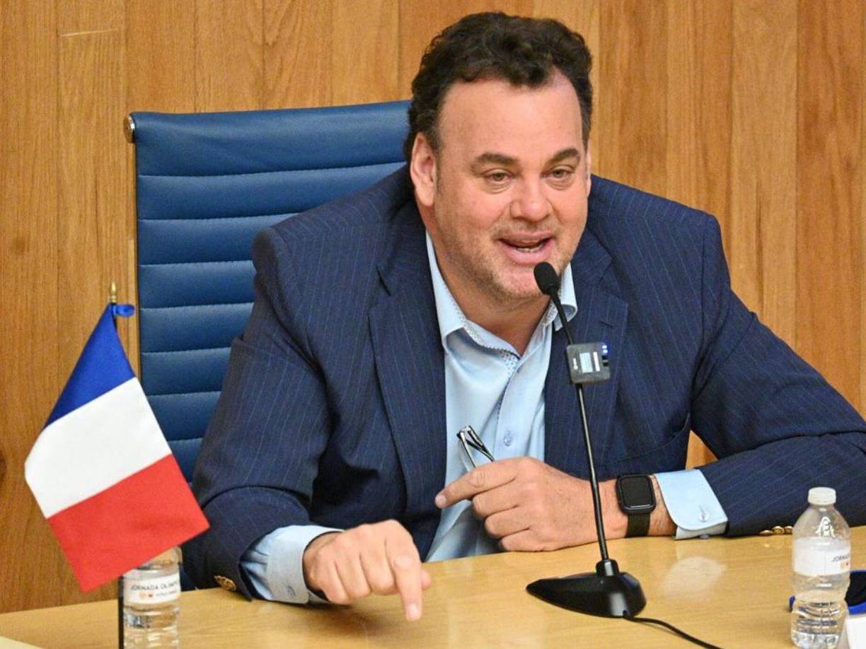 “André salió adelante con buen pronóstico, pero, lamentablemente, hace unos meses estas bacterias despertaron y volvieron a hacer mucho daño, al grado que le destruyeron prácticamente todo el tejido pulmonar”, indicó David.