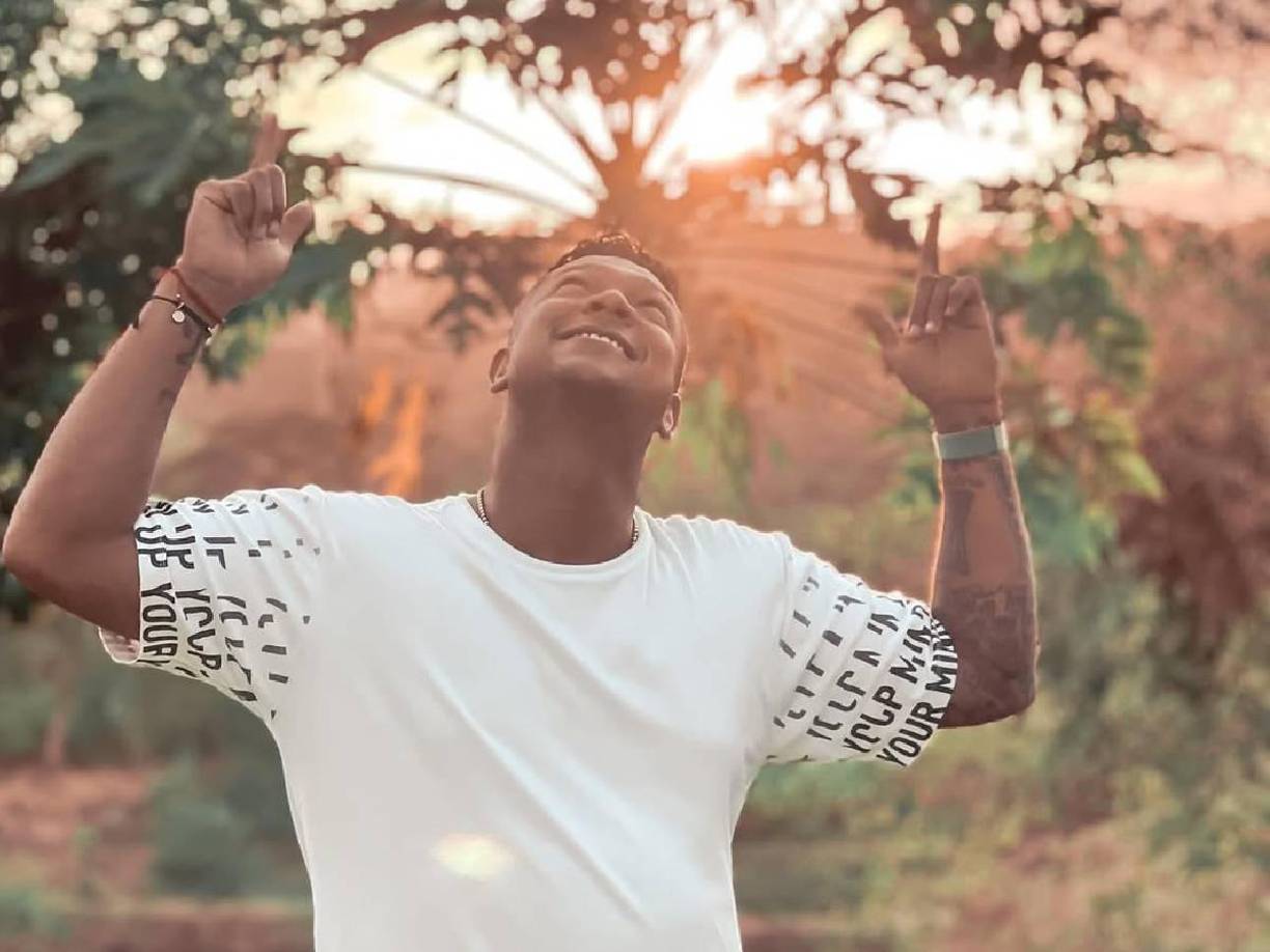 “Trabajo todos los días para ahuyentar esos fantasmas, para volver a ser mi antiguo yo. Después de que dejé de jugar en 2021 comencé un camino difícil, tomé encrucijadas equivocadas y me consumí con alcohol.”, comentaba en entrevistas Guarín.