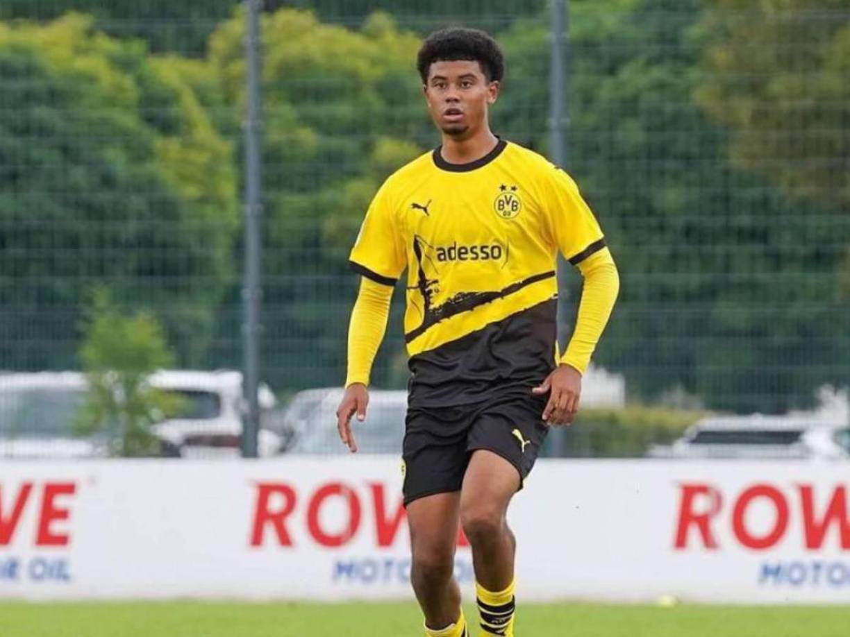 El defensor Leonardo Posadas del Borussia Dortmund de 19 años ya le dio el “sí” a Reinaldo Rueda.