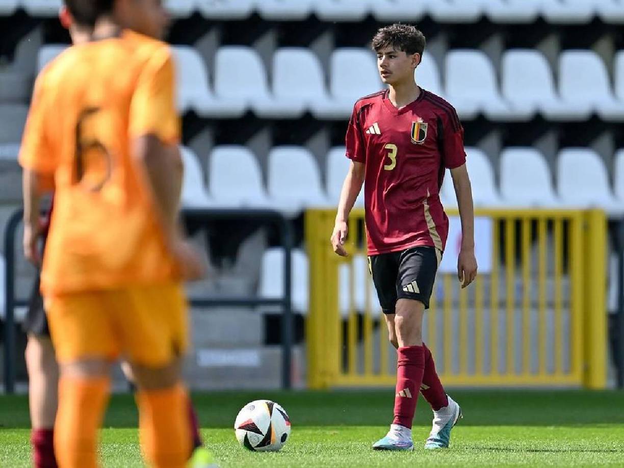 Desde el 2023 representó a la selección juvenil de Bélgica, inclusive, fue convocado para disputar partidos amistosos.