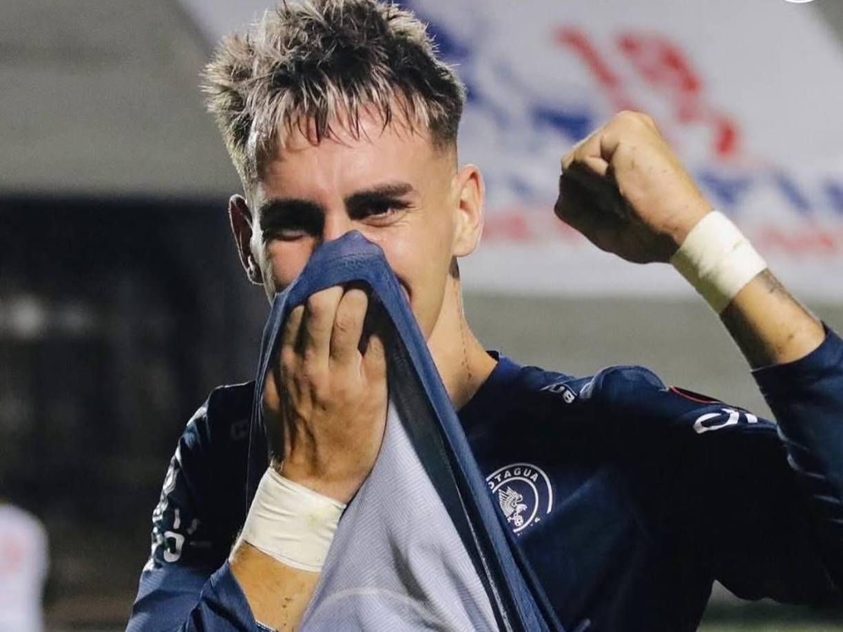 Rodrigo Auzmendi comenzó a finales del 2024 una relación con la presentadora Laura Meza. 