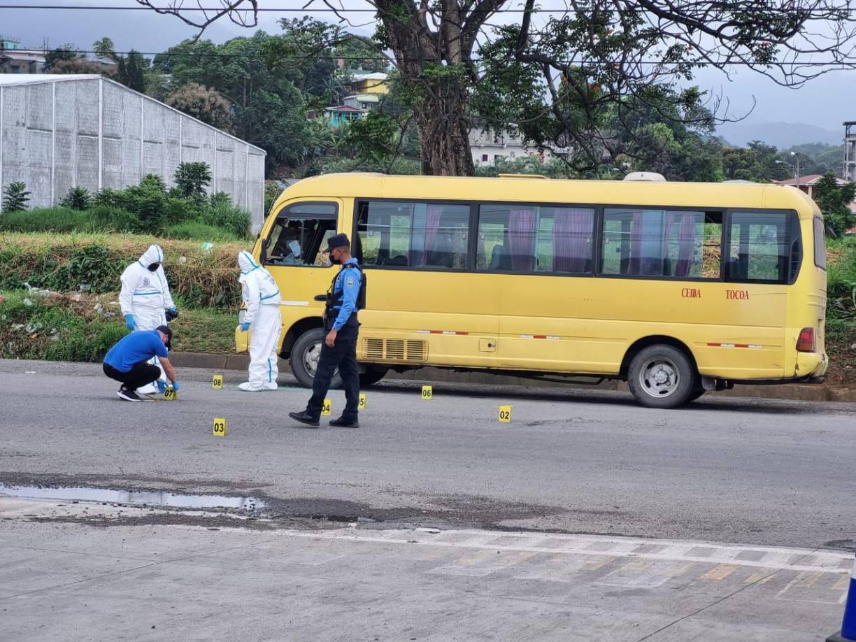 En el mortal ataque también resultó herido un pasajero identificado como Allan Martínez, quien fue llevado al hospital de La Ceiba.