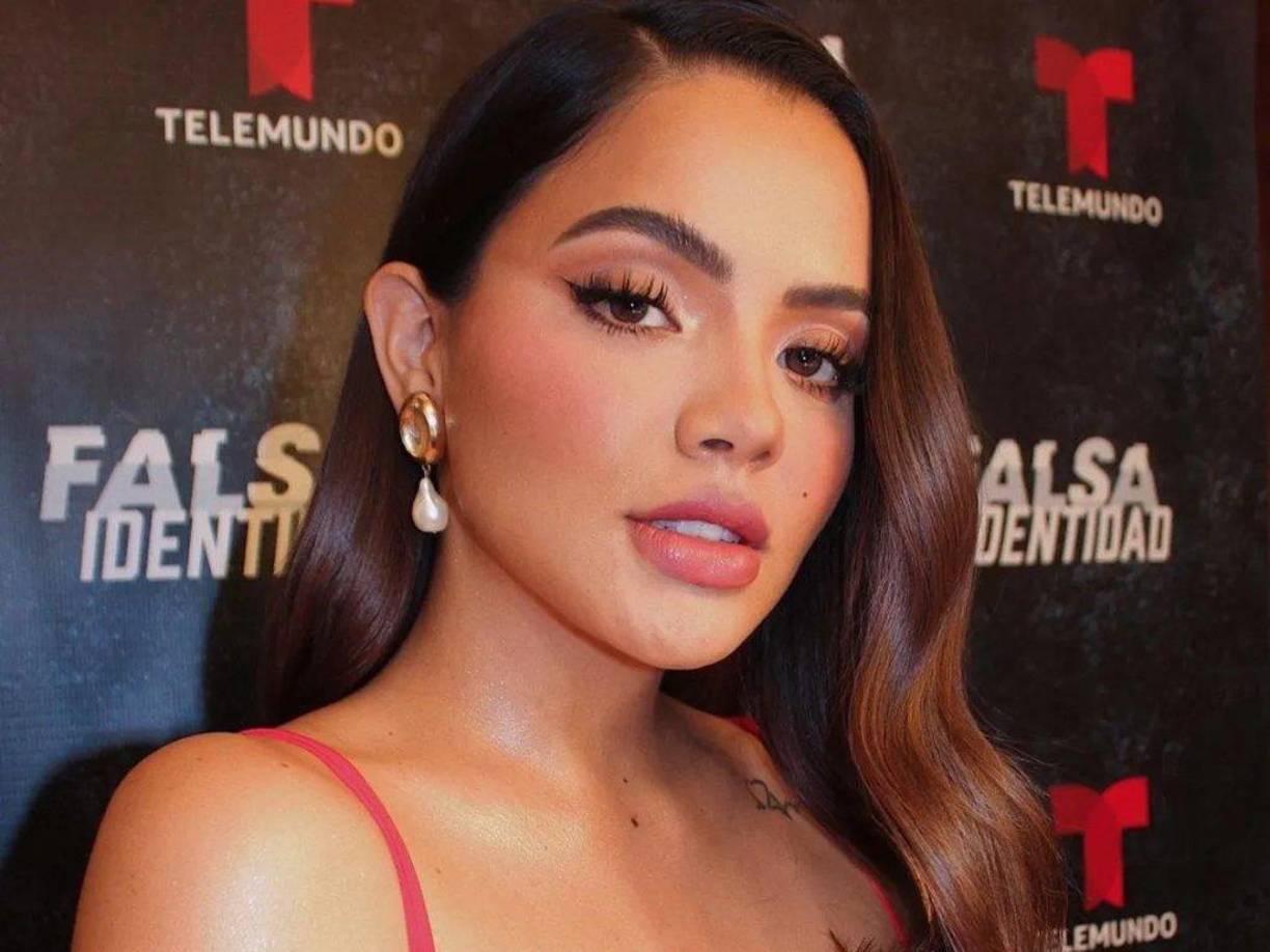 Y es que ambos protagonizarán en una telenovela llamada ‘Vuelve a mí’, y según informó la revista hace unos días, los famosos vivirían un intenso romance. 