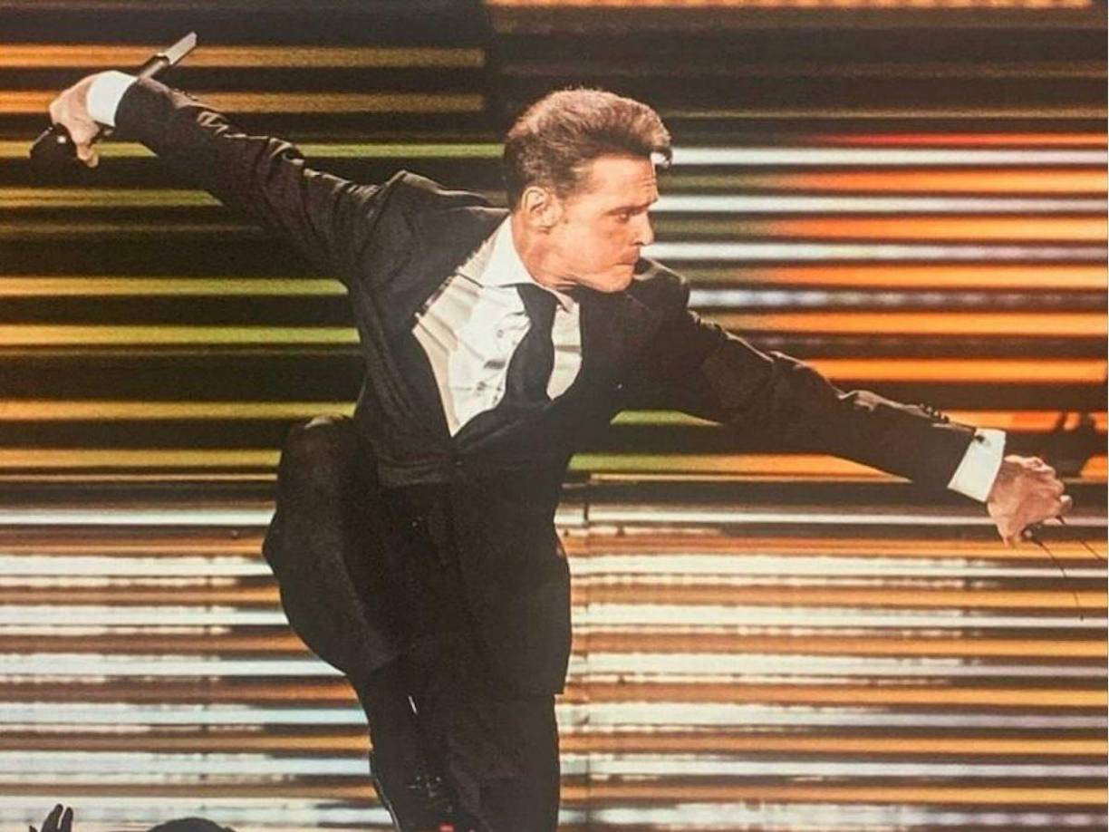 “En la oficina de Luis Miguel se desentendieron por completo, y tú te imaginarás que un vuelo a España en ese tipo de características de avión, pues no es barato, la parte que queremos nosotros, pues es acercarnos y llegar a una media para que nos pague”, expresó el representante anónimo de la compañía.