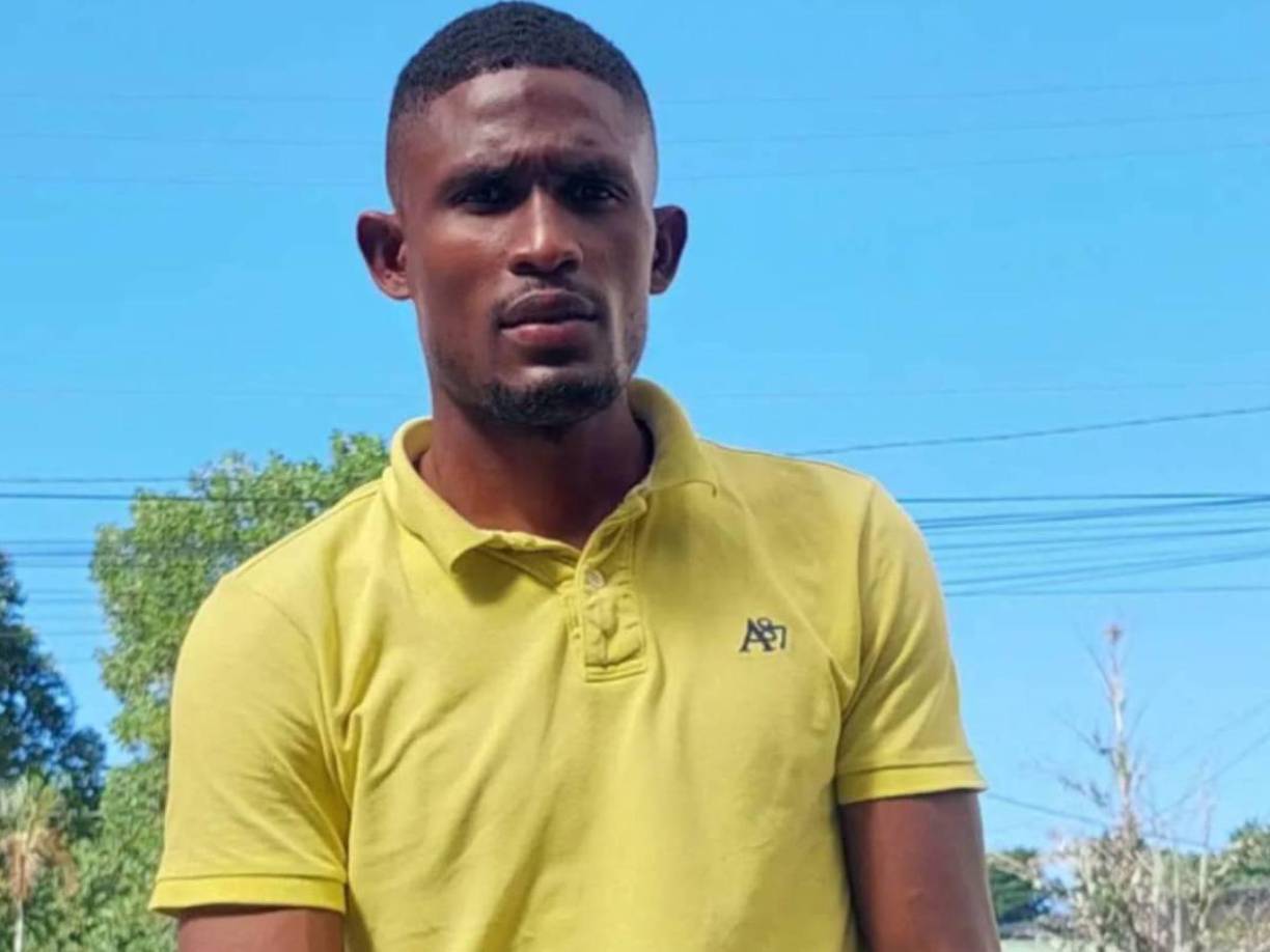 El incidente ocurrió en La Ceiba, en la cancha de La Alambra, donde Ricardo, quien se encontraba jugando un partido, se desplomó a solo 15 minutos de haber iniciado el encuentro.