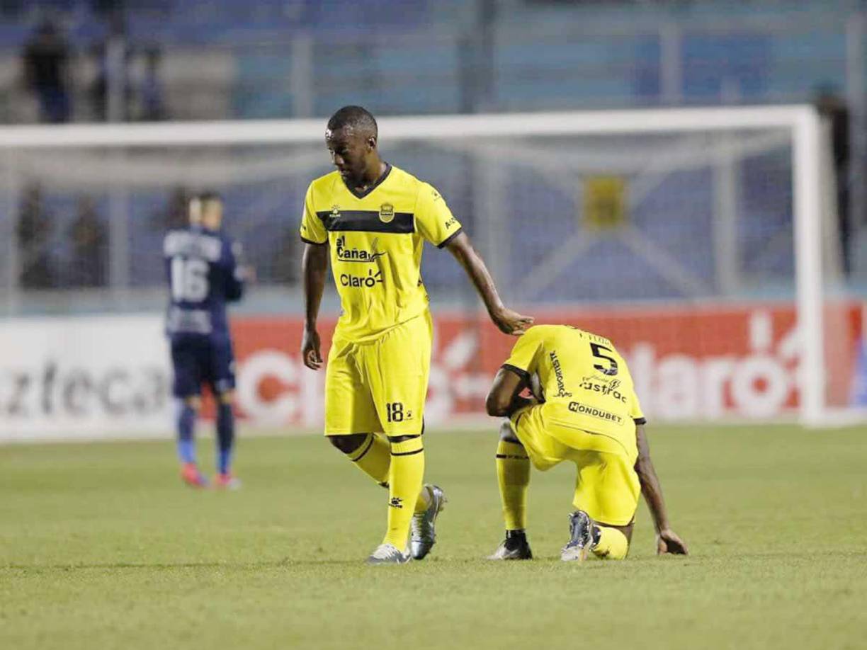 Otro proceso que fracasa. La tristeza en el rostro de los jugadores del Real España por la eliminación en semifinales contra el Motagua.