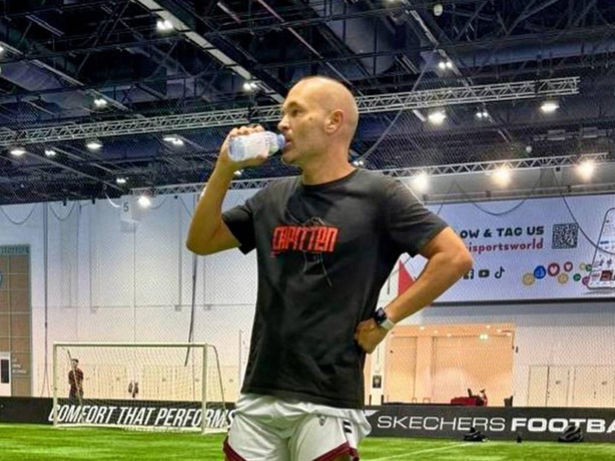 El futuro de Andrés Iniesta es una verdadera incógnita. Muchos aficionados aseguraban que el español ya se había retirado, pero a sus 40 años sigue activo y actualmente se encuentra como agente libre.