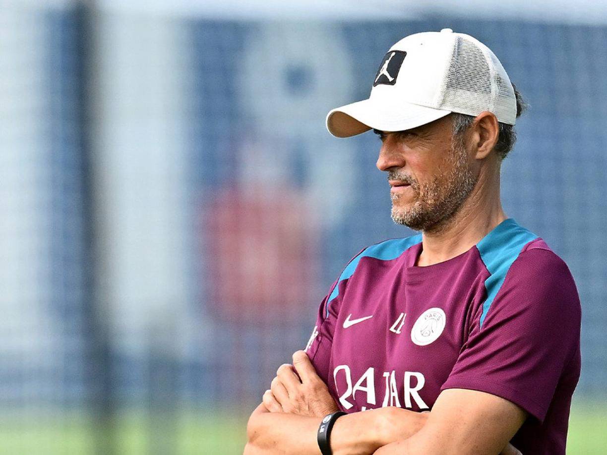 El PSG está encantado con la dupla que forman Luis Enrique y Luis Campos. Entrenador y director deportivo se entienden y parece que la fórmula encaja y en el club, según informa ‘Le10Sport’, quieren prolongar los contratos de ambos, que se ectienden por ahora hasta junio de 2025