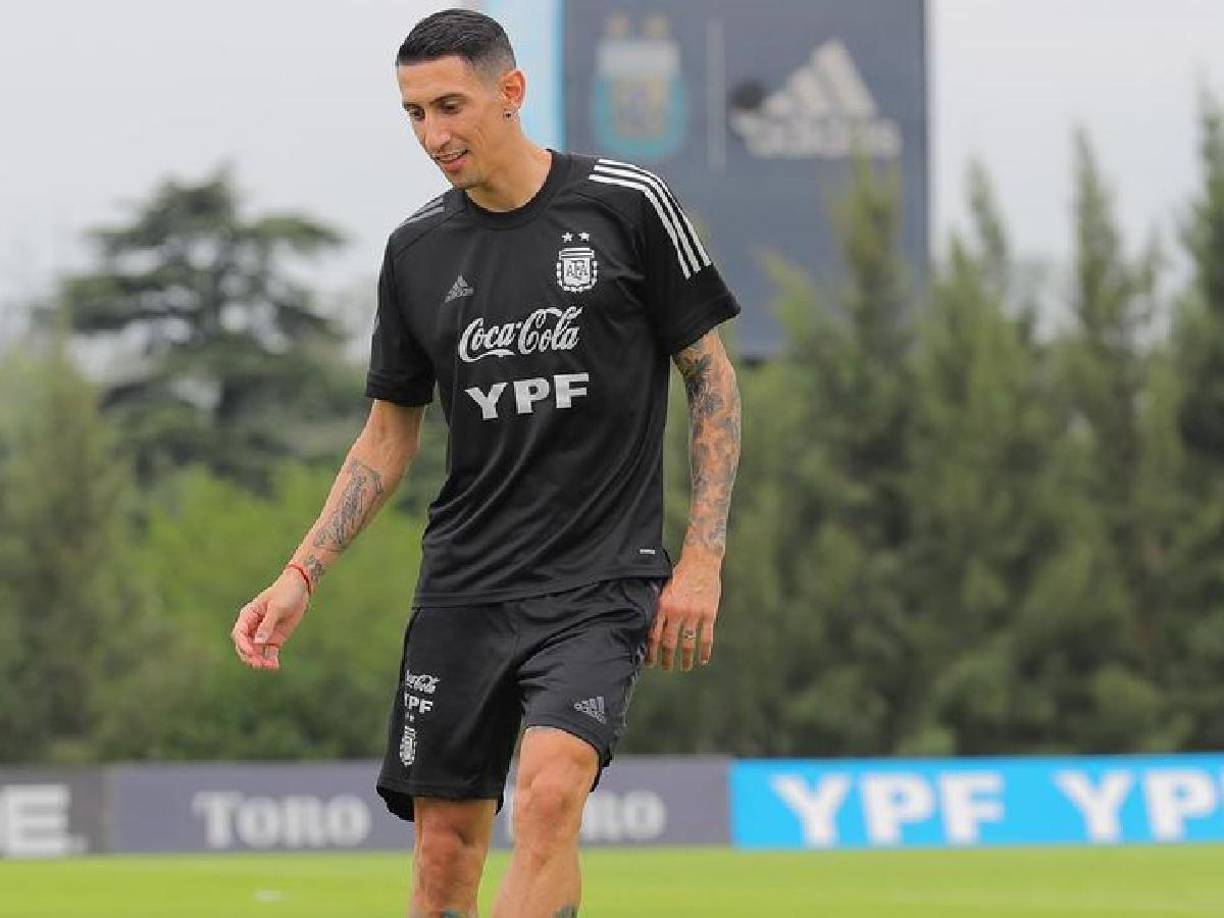 “Dile a tu hijo Ángel que a Rosario no vuelva más porque si no le cagamos matando a un familiar. Ni (Maximiliano) Pullaro te va a salvar. Nosotros no tiramos papelitos. Plomo y muertos tiramos”.