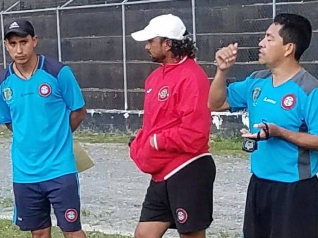 Pero los mejores momentos y los de más consagración llegaron para “el Loco” como técnico, siendo catalogado como un “rey” en los ascensos en las divisiones inferiores, logrando cinco a lo largo de su trayectoria.