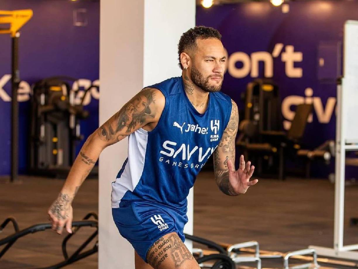 Además, previo a su regreso a los terrenos de juego confesó que: “Esto es lo que más me duele... pero mi enfoque está aquí. Las personas más importantes en mi vida, mis amigos, mi familia y el fútbol. Me levanto cada vez que me lesiono. Pero no vuelvo a medias”.