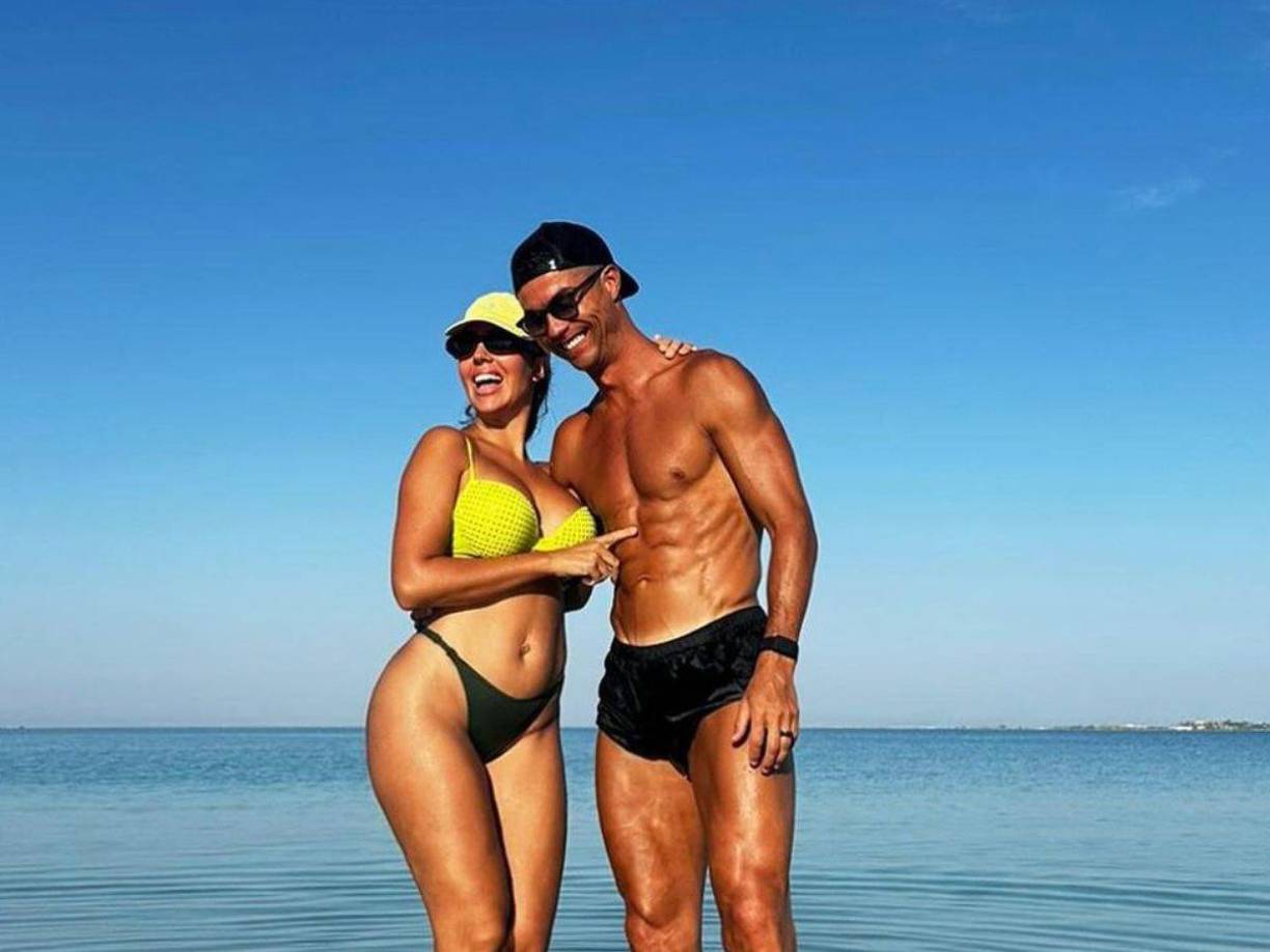 Hace casi una década, Cristiano Ronaldo y Georgina Rodríguez comenzaron su amor durante un jueves de compras veraniegas, en la que el futbolista entró a la tienda de Gucci donde la influencer trabajaba de dependienta.