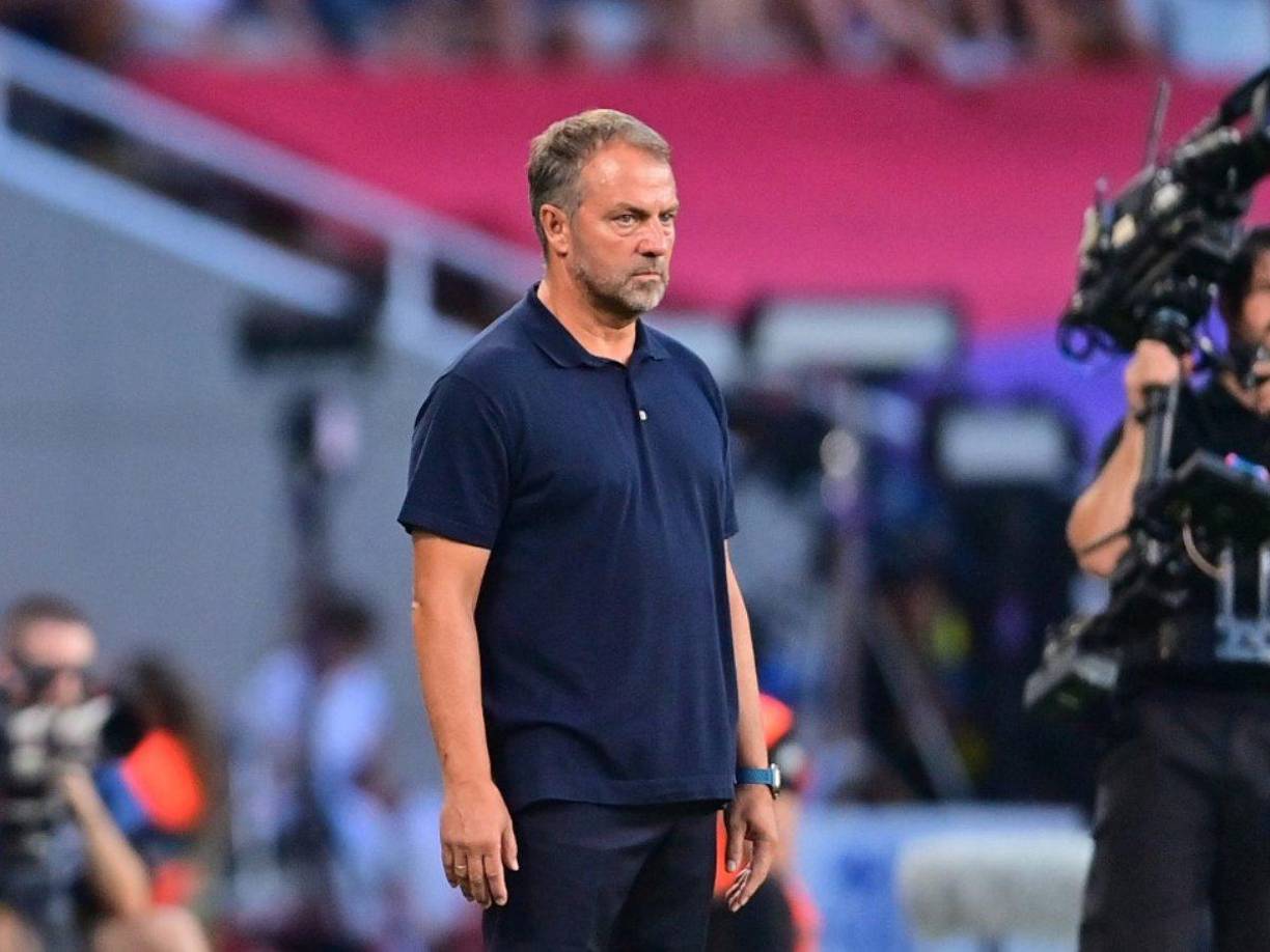 Hansi Flick evidenció su molestia por el terrible partido de sus dirigidos.