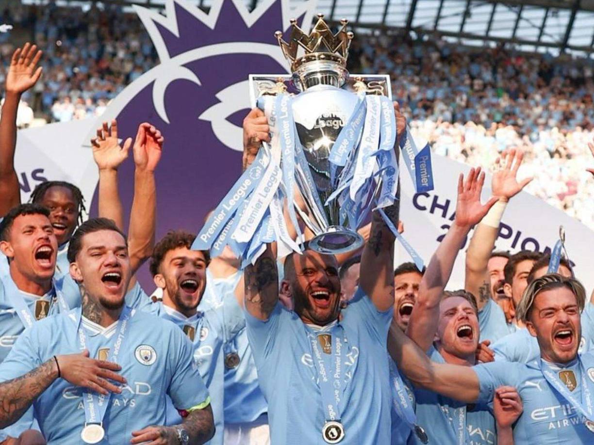 Escándalo en el fútbol inglés. Futbolista del Manchester City no tiene donde ir a dormir tras descubrirse su “doble vida”.