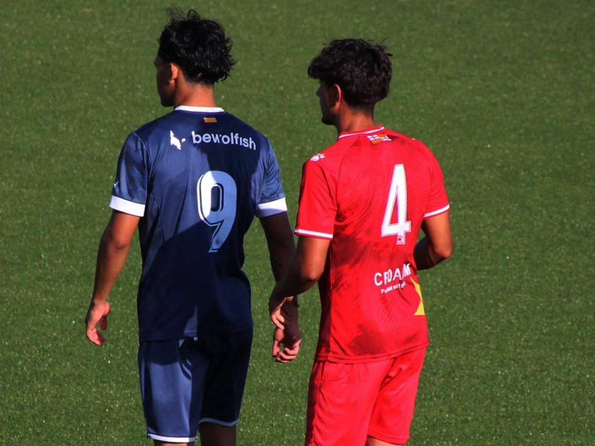 Richard ha anotado goles de cabeza, de penal, tiros libres, con la derecha y con la zurda. Es un delantero muy completo y es por ello que el Girona FC lo fichó para sus reservas juveniles.