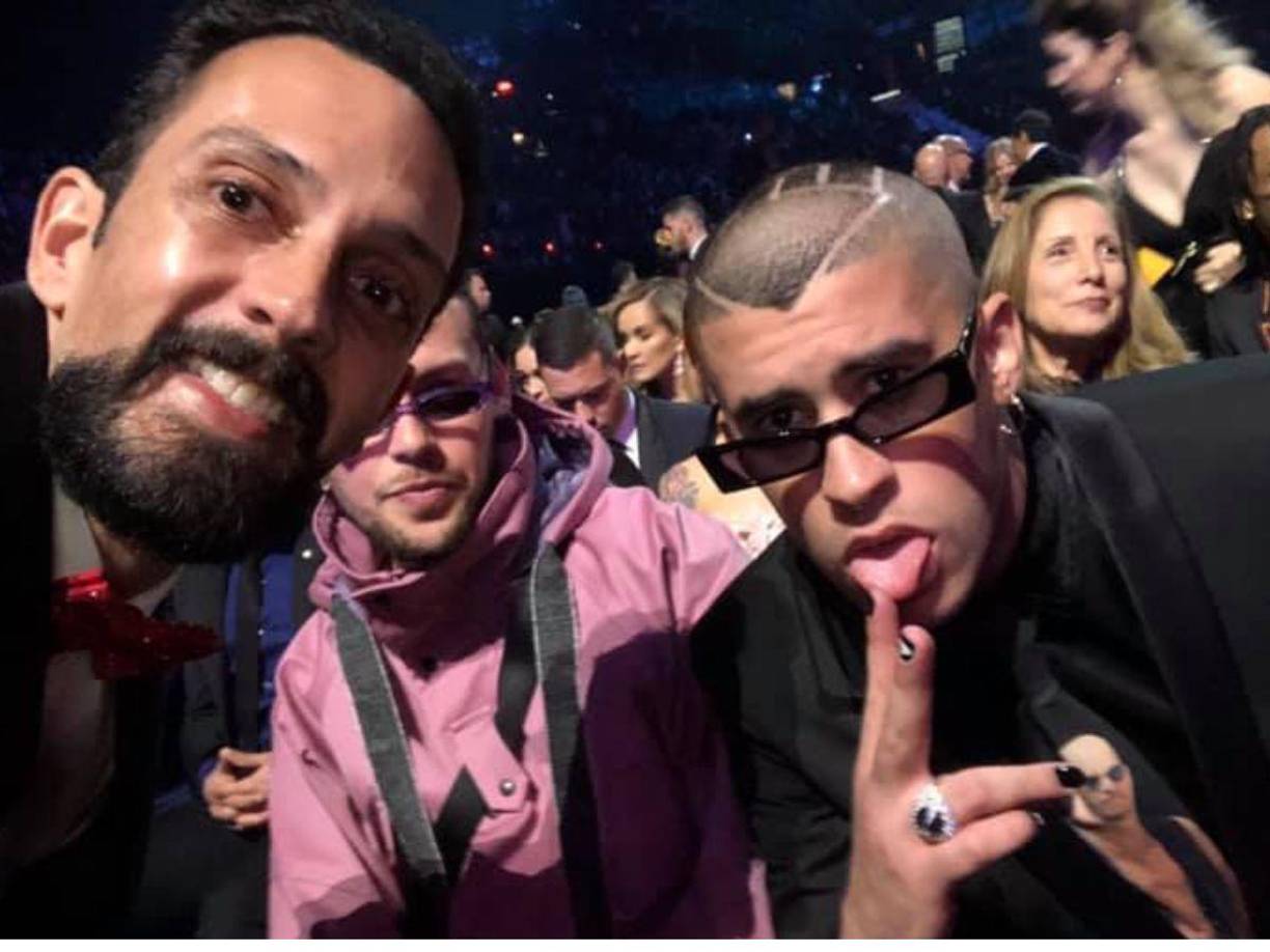 Kevin Malouf presumía en sus redes sociales las fotografías con los artistas latinos más famosos del mundo. Aquí con Bad Bunny.
