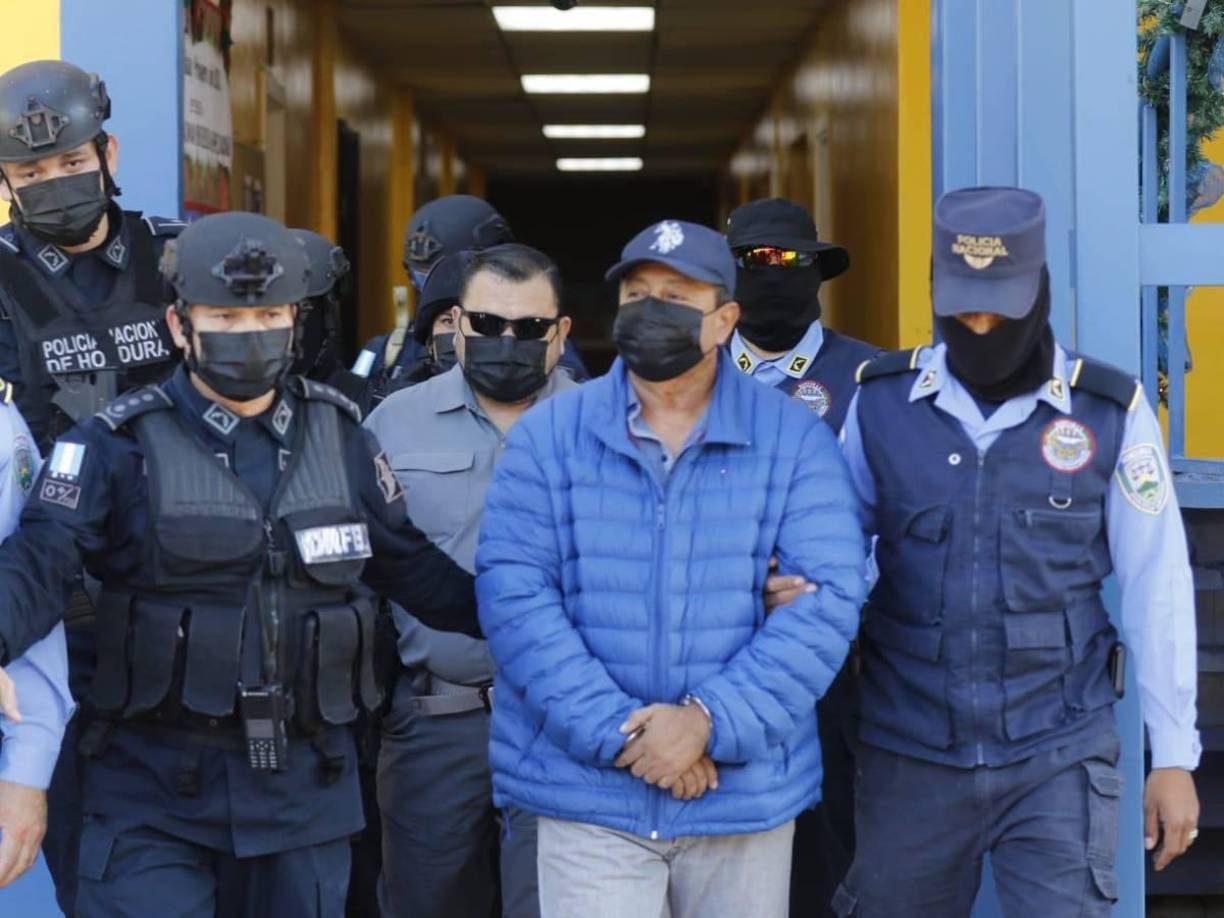 El acusado dirigía operaciones, con hombres fuertemente armados entre el este y oeste de su país, que movilizaban cargamentos de cocaína procedente de Venezuela y Colombia, que luego hacían llegar a Guatemala, en ruta hacia Estados Unidos, según denuncias difundidas en medios locales.