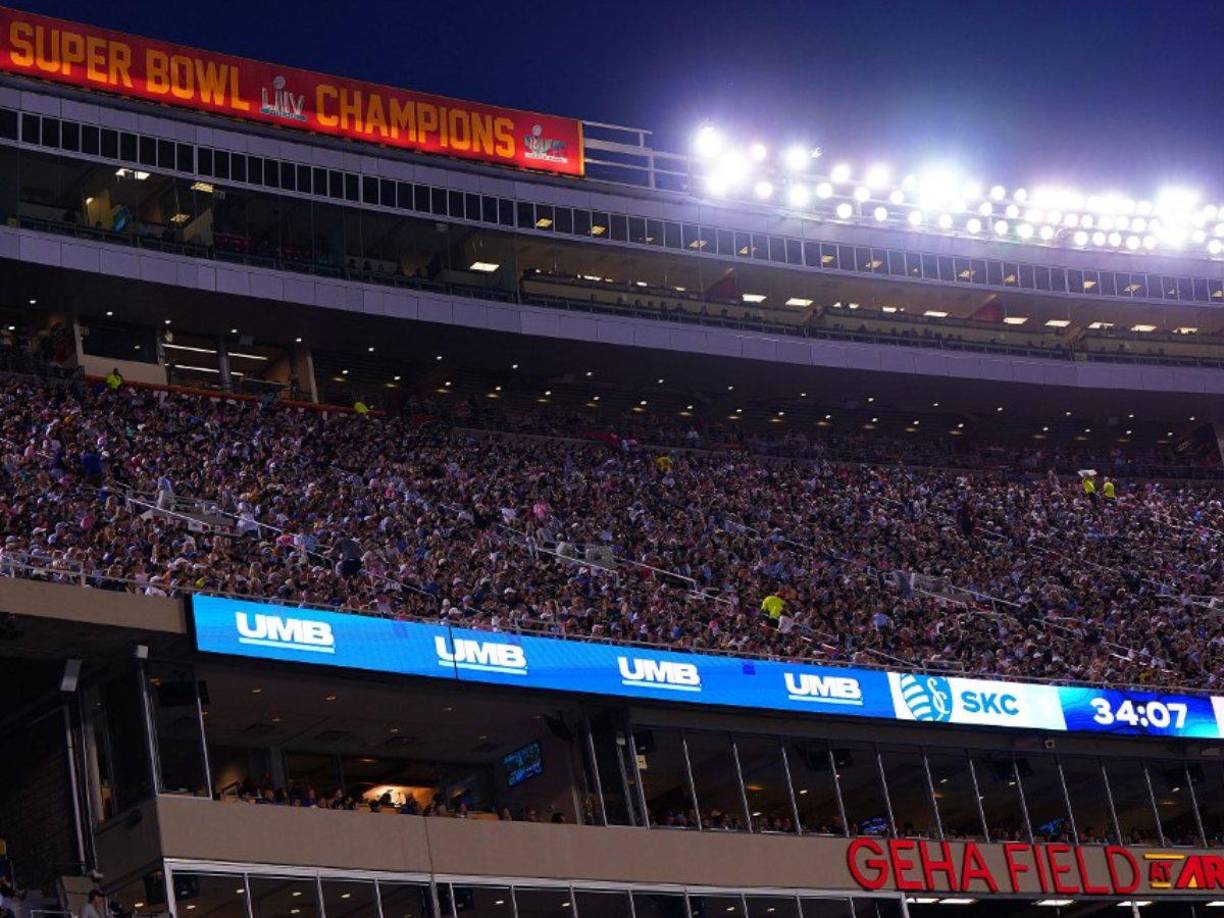 Con una asistencia de 72, 610, el partido entre Sporting Kansas City e Inter Miami en Arrowhead se convirtió en el cuarto partido con más aficionados en la historia de la MLS.