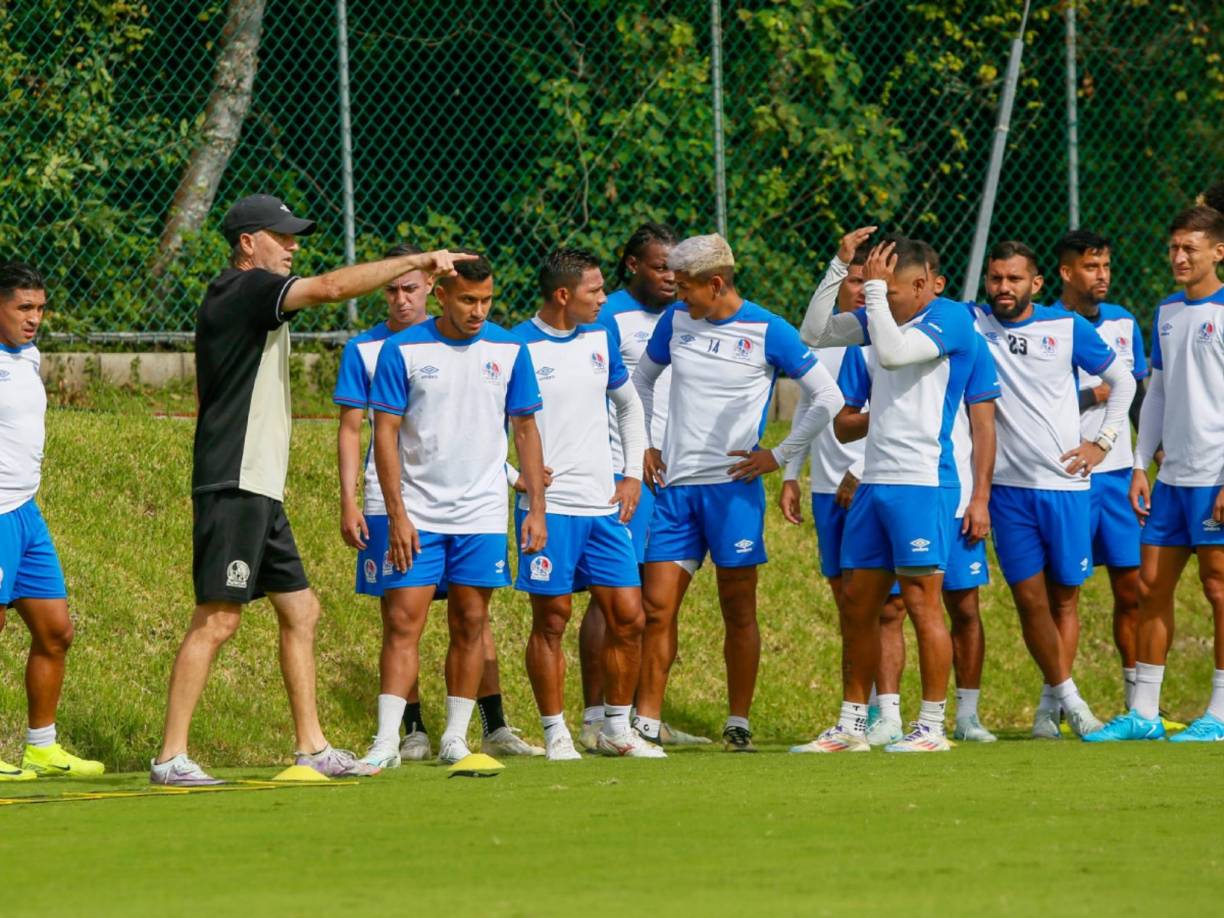 Son varios los entrenadores que están libres, tienen el perfil idóneo para llegar al banquillo del Olimpia y todos son extranjeros.