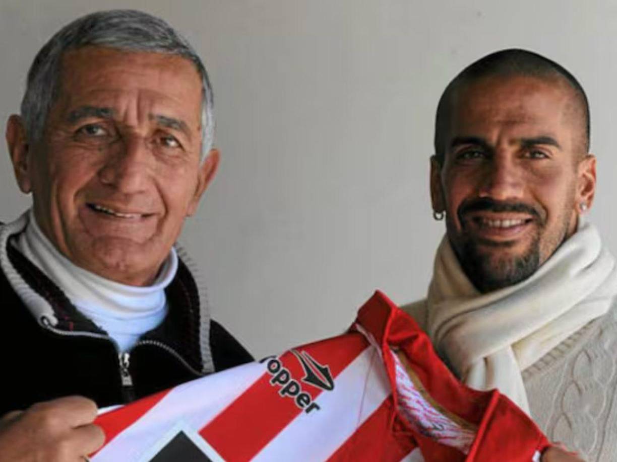 Juan Ramón es el padre del destacado exjugador Juan Sebastián “La Brujita” Verón”. 