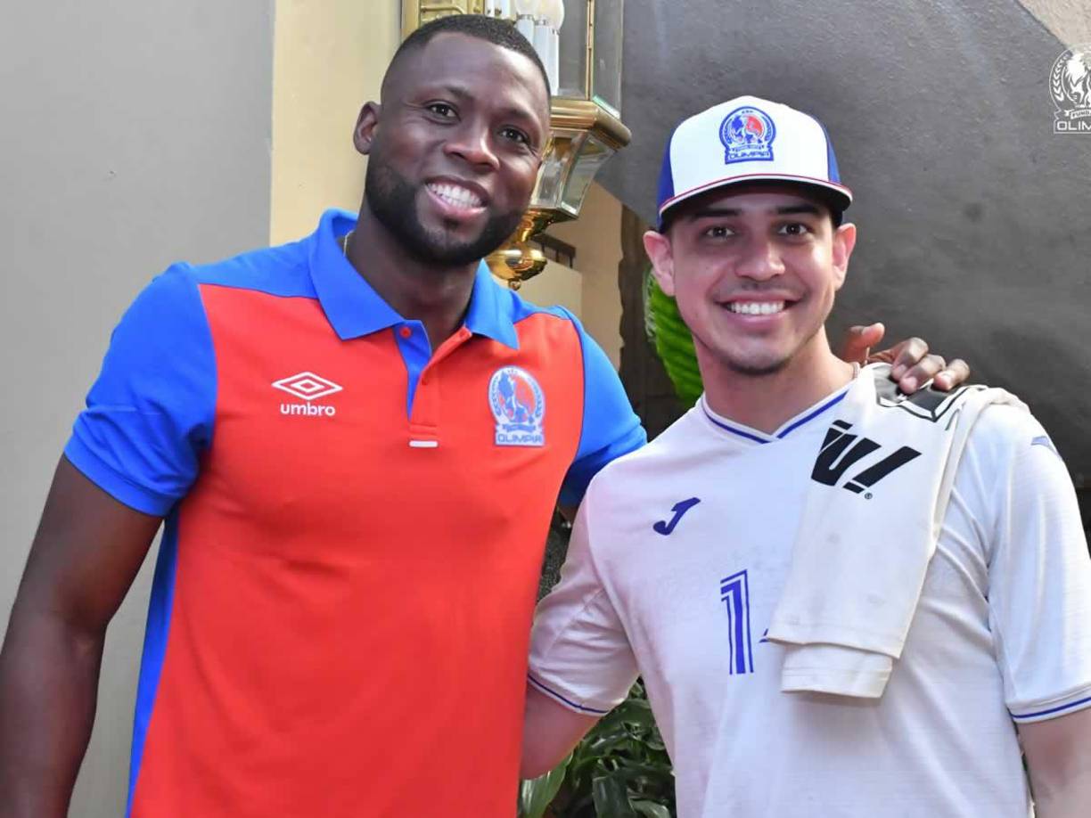 Así pasó Yustin Arboleda con Mauricio Dubón.