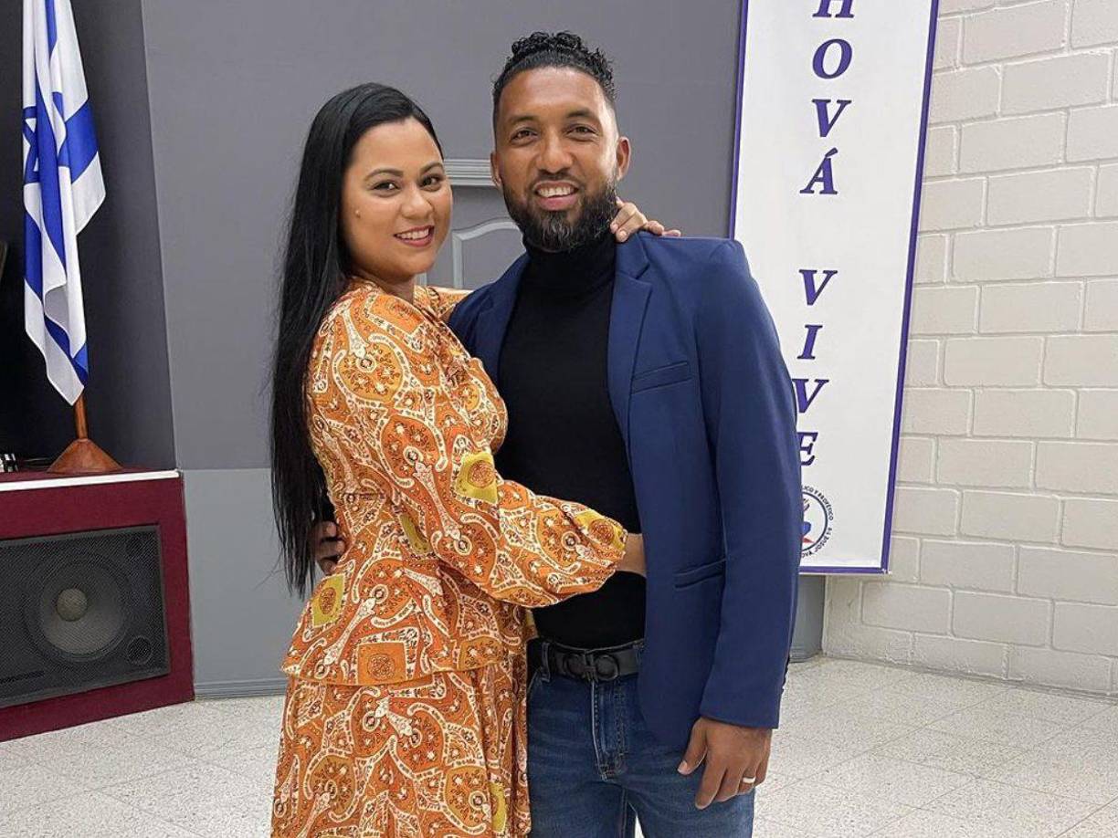 Reinieri Joel Mayorquín: El volante del Olancho FC disfrutó al lado de su esposa compartiendo en la iglesia.