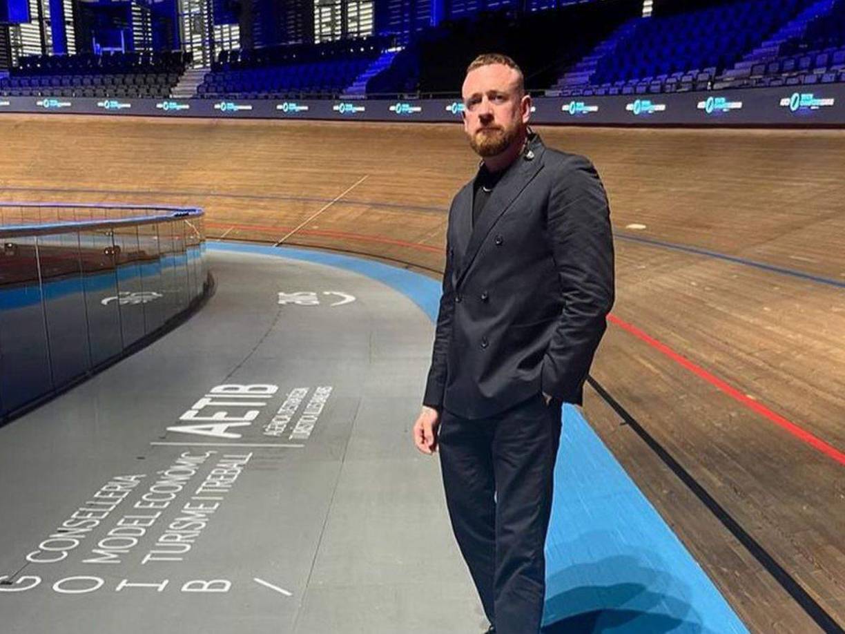 En estos momentos el ciclista británico tiene deudas que superan el millón de libras y tiene complicado poder pagar esas deudas. 