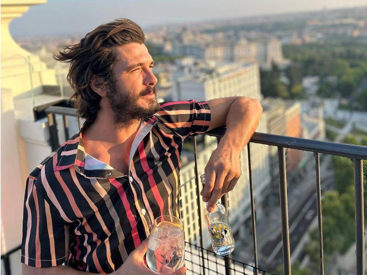 “El círculo íntimo de ella, sus amigas aseguran que el hijo es de él, del actor español Yon González”, señalan desde Argentina. 