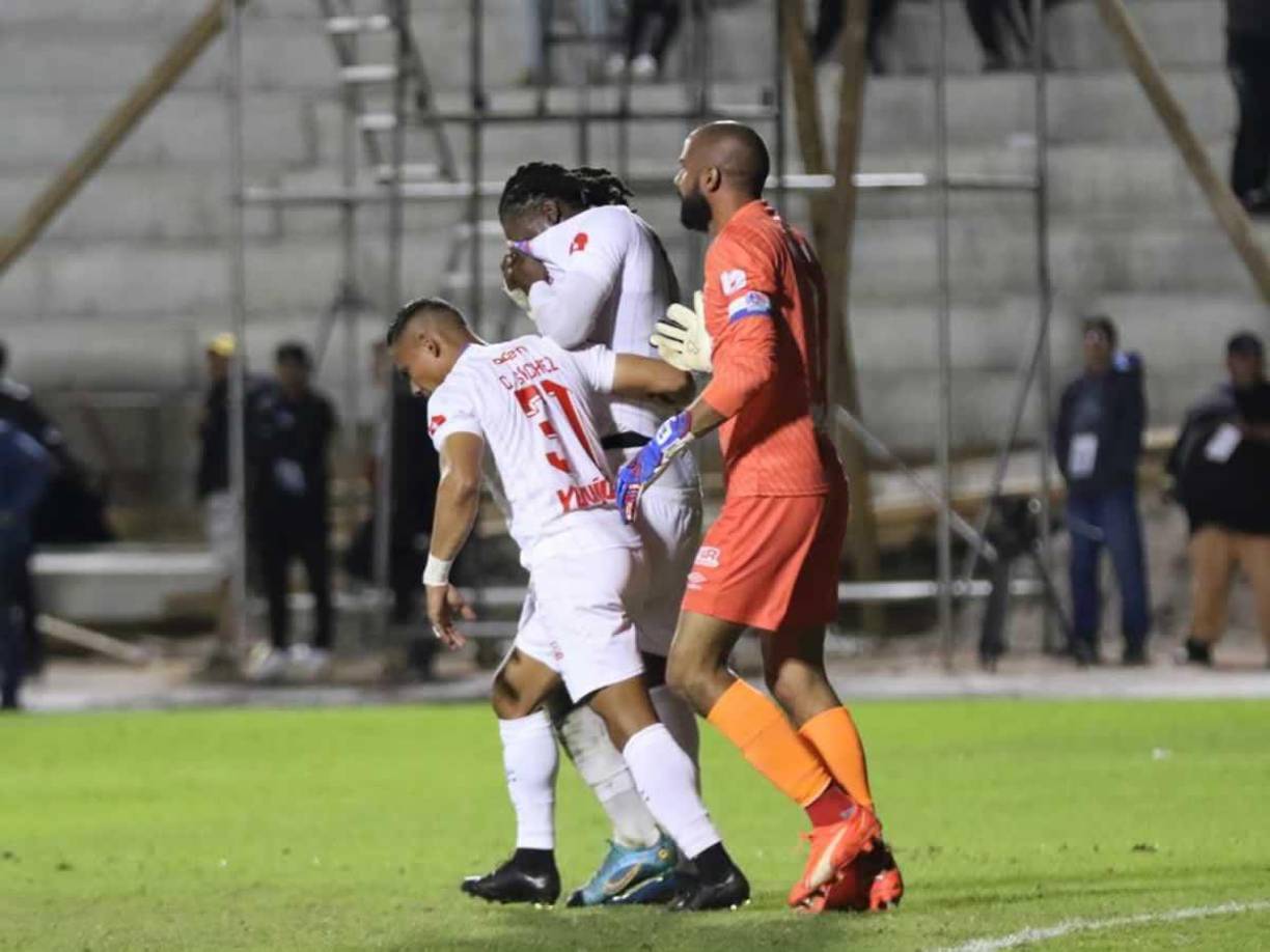 El llanto desconsolado de José García después del autogol que provocó la derrota del Olimpia.
