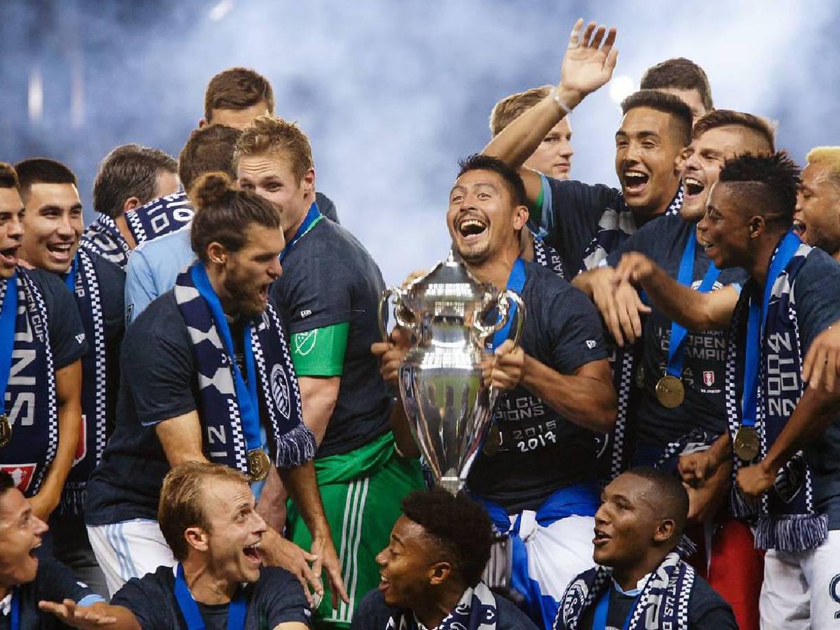 Además, estuvo en el Wigan de la Premier League de Inglaterra entre el 2013 y 2015. Ahí, fue ganador de la FA Cup.