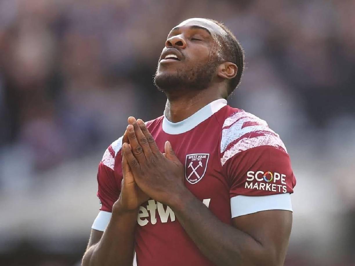 La entidad inglesa agregó en la nota que “todo el mundo en el club desea a Michail una pronta recuperación y desea expresar su gratitud sincera a la familia del fútbol en general por el abrumador apoyo mostrado desde que se supo la noticia, así como extender el agradecimiento a los servicios de emergencia y a quienes primero atendieron a Michail tras el incidente, y al equipo médico que sigue ayudándolo en su recuperación”.