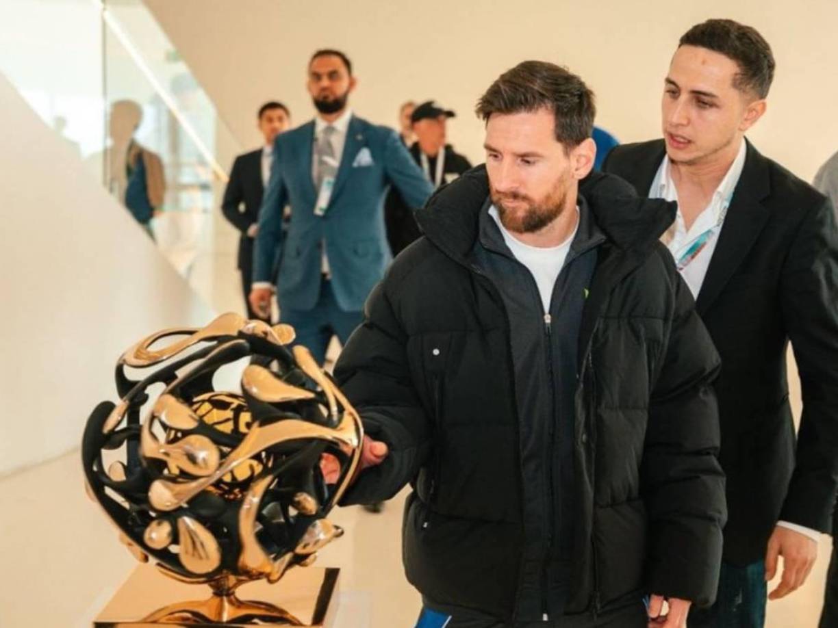 Mientras algunos lo creían en su natal Rosario preparando las fiestas de fin de año y otros lo hacían en USA, Leo Messi sorprendió a todos tras tomar un avión y aterrizar en Azerbaiyán junto con las estrellas del Inter Miami.